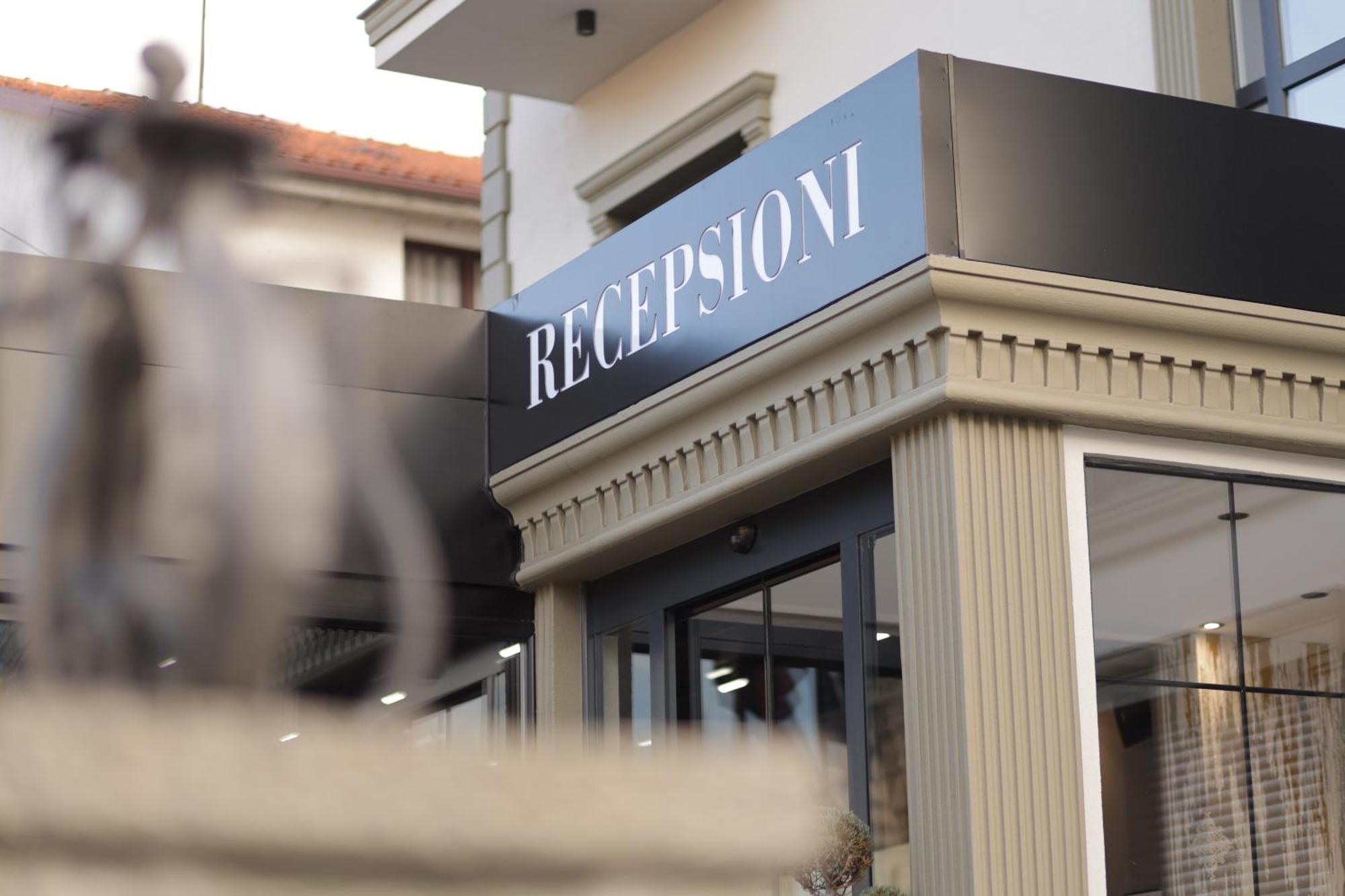 Residence Inn Hotel Tirana Exterior photo