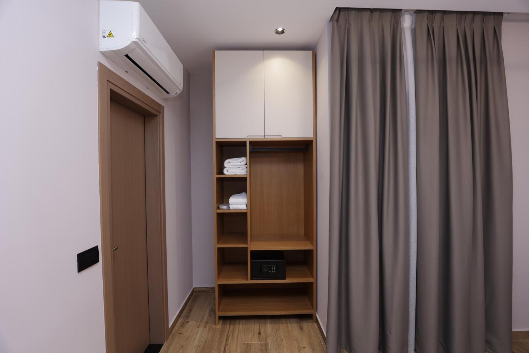 Residence Inn Hotel Tirana Exterior photo