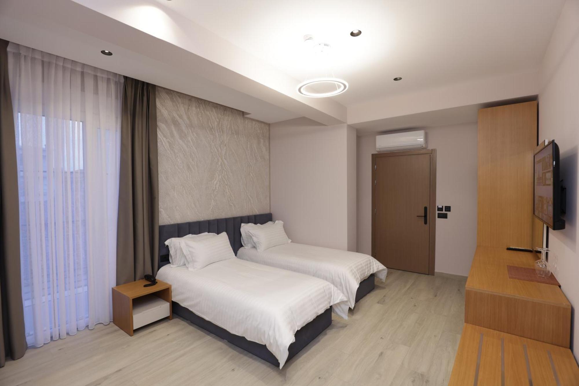 Residence Inn Hotel Tirana Exterior photo